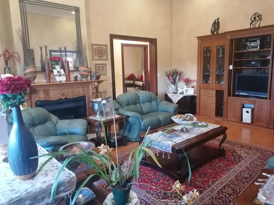 5 Bedroom Property for Sale in Doringkruin North West